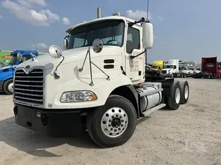 2006 MACK VISION CXN613