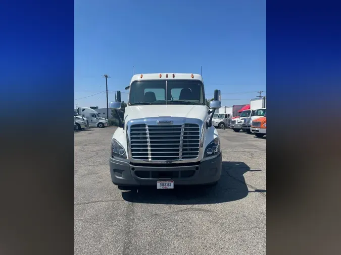 2015 FREIGHTLINER/MERCEDES CASCADIA 125