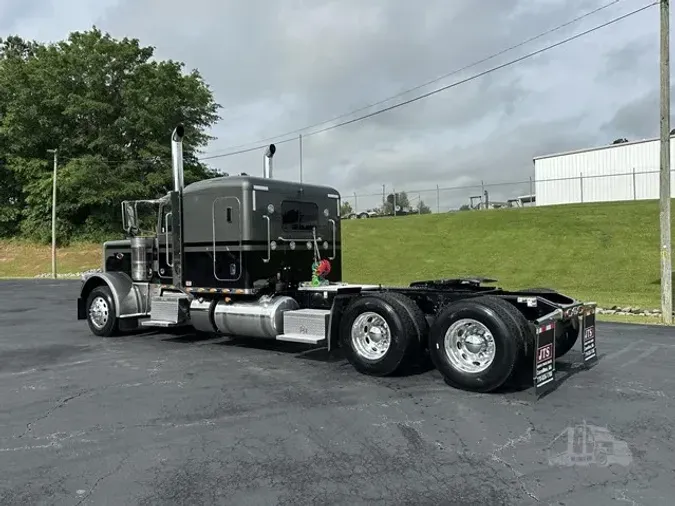 2023 PETERBILT 389