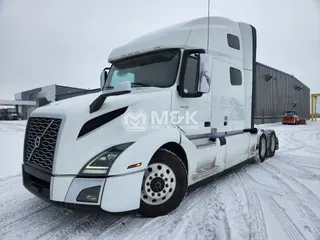 2023 VOLVO VNL64T760