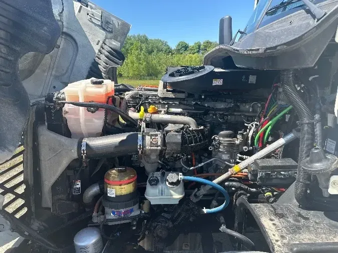 2016 FREIGHTLINER X12564ST