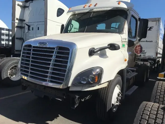 2015 Freightliner X12564STf9c5042bd3958a33904fd636f7bf136c