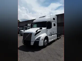 2020 VOLVO VNL64T-760
