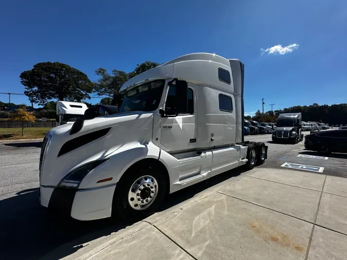 2022 Volvo VNL64T860