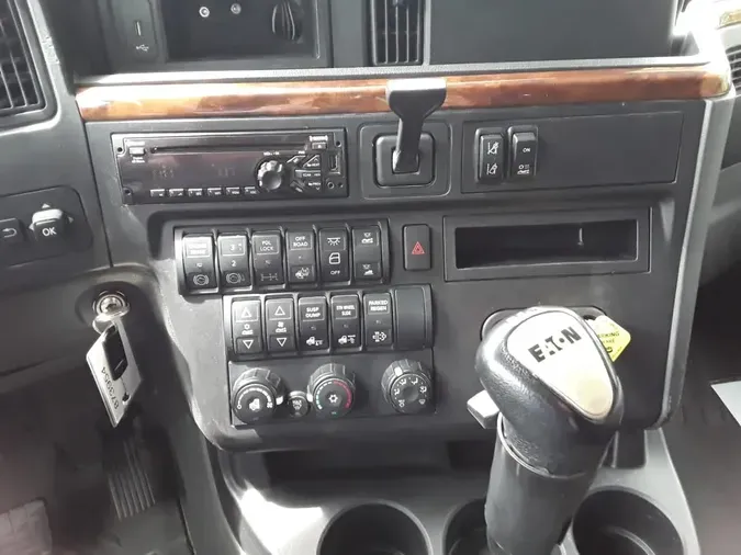 2019 NAVISTAR INTERNATIONAL LT625 SLPR CAB