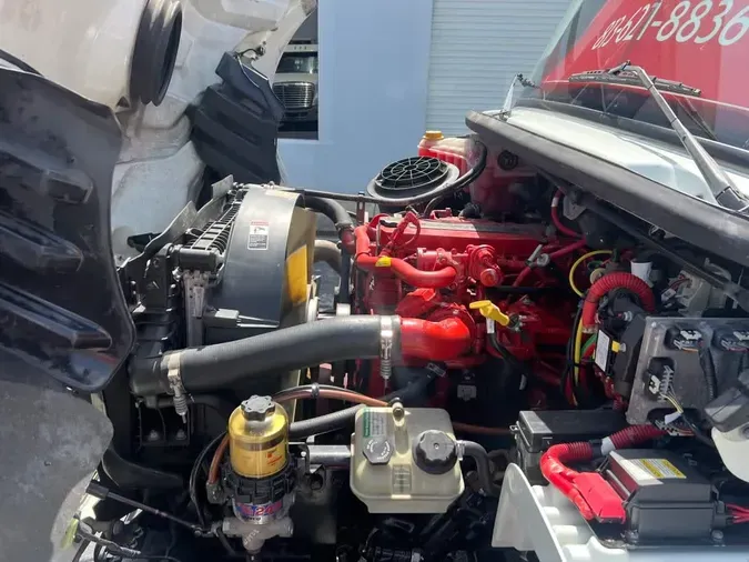 2019 FREIGHTLINER M2 106