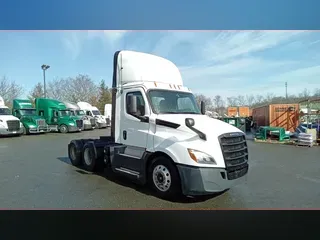 2019 Freightliner Cascadia 126