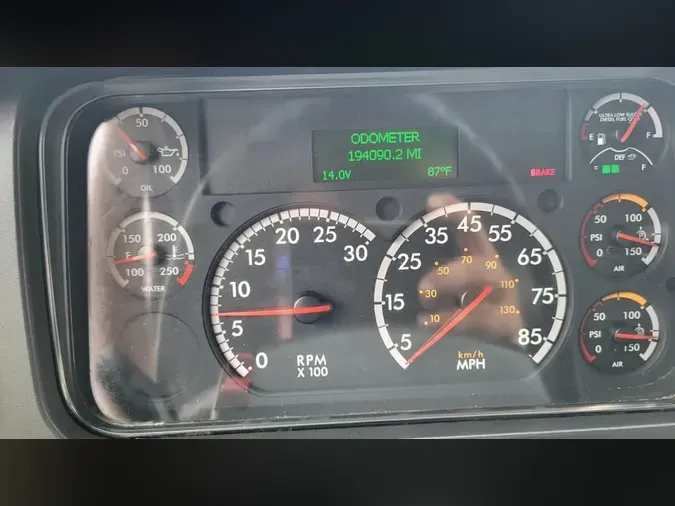 2018 FREIGHTLINER M2 106