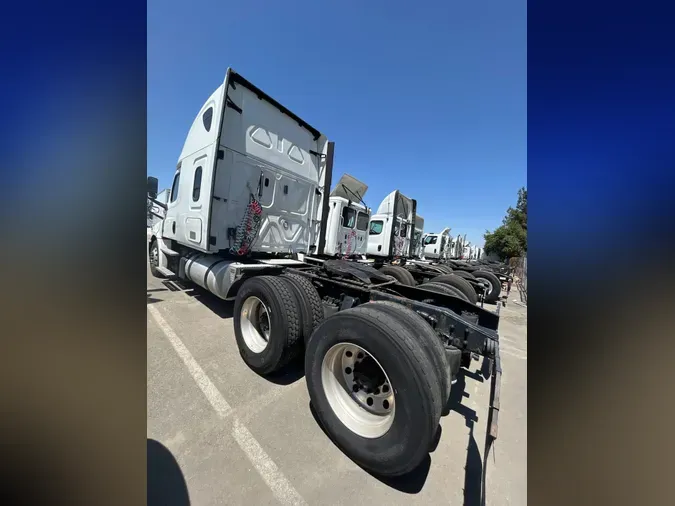2019 FREIGHTLINER NEW CASCADIA PX12664