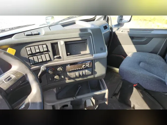 2018 Volvo VNL300