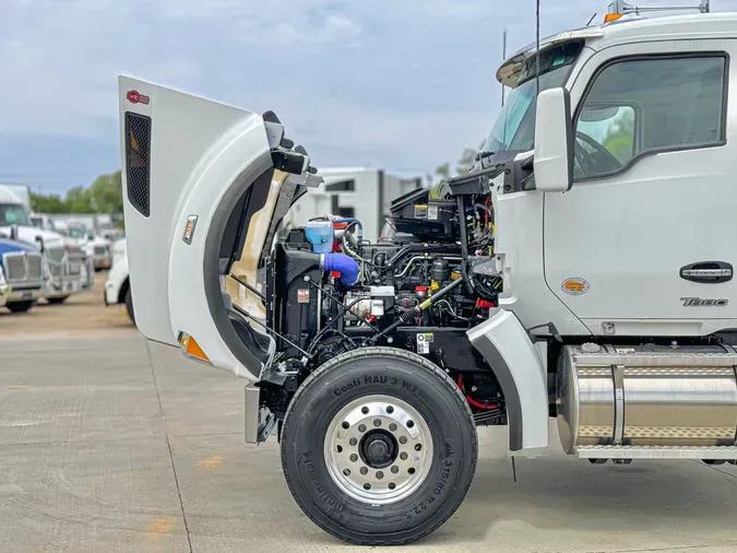 2025 KENWORTH T880S
