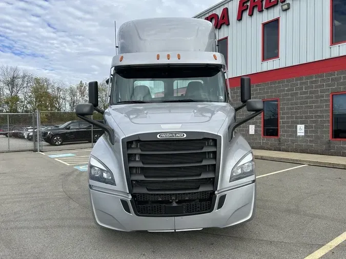 2022 Freightliner Cascadia 116