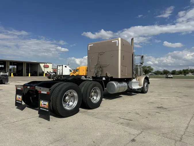 2020 Peterbilt 389