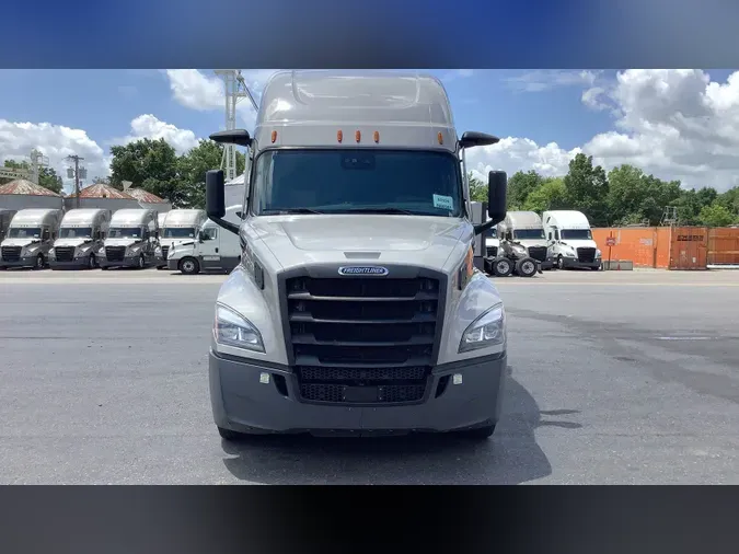 2022 Freightliner Cascadia 126