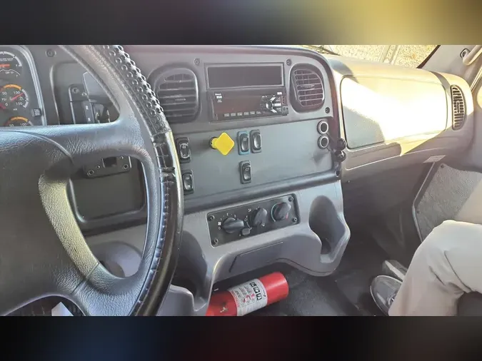 2018 FREIGHTLINER/MERCEDES M2 106