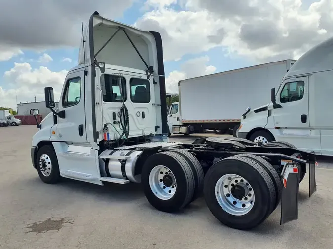 2019 FREIGHTLINER CASCADIA 125
