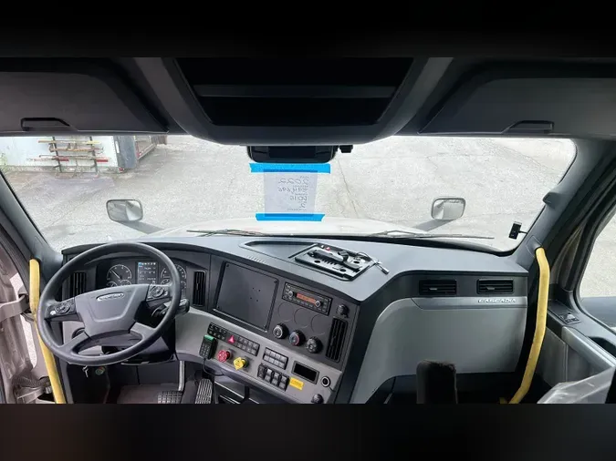 2022 Freightliner Cascadia 126f9f04286199e58add61e279919db448f