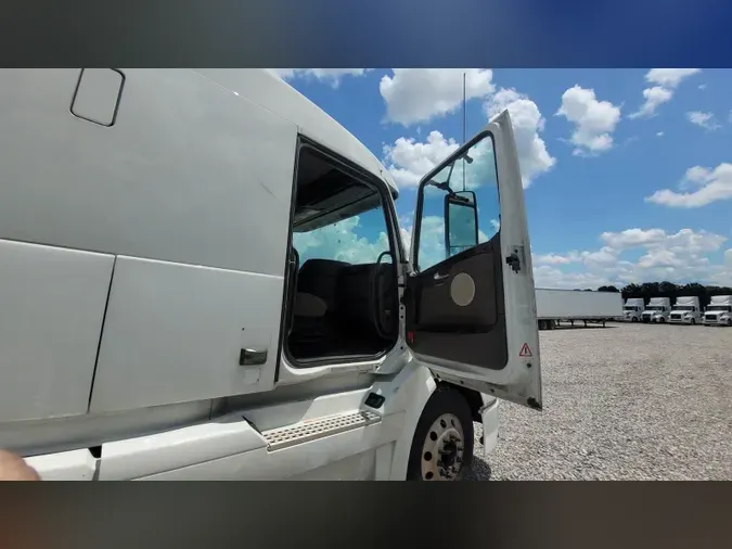 2018 Volvo VNL 740