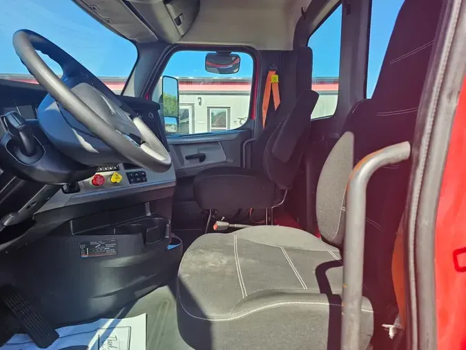 2019 FREIGHTLINER NEW CASCADIA 116