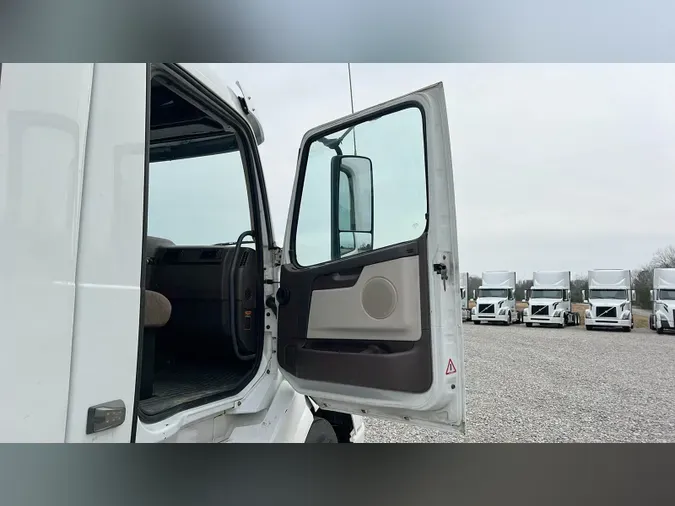 2018 Volvo VNL300