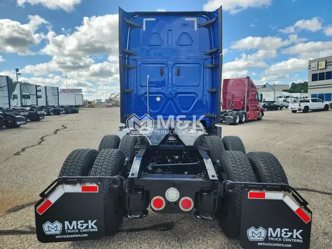 2019 FREIGHTLINER Cascadia 126