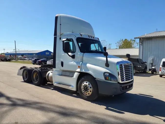 2019 FREIGHTLINER/MERCEDES CASCADIA 125