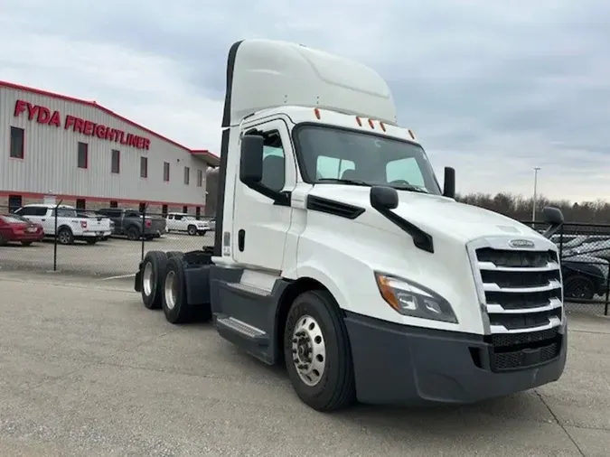 2019 Freightliner CASCADIA 116