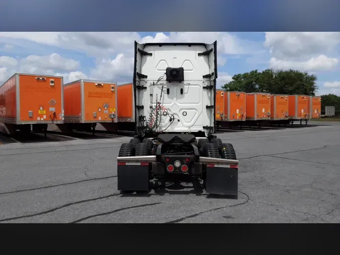 2023 Freightliner Cascadia 126
