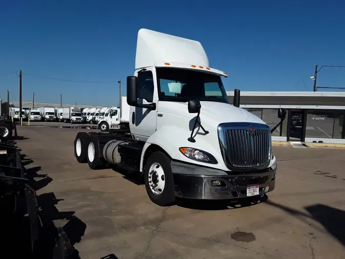 2018 NAVISTAR INTERNATIONAL RH613 DAYCAB T/A