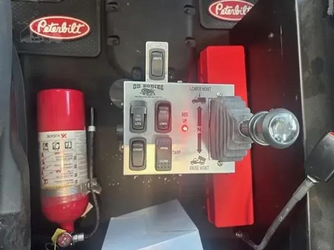 2025 PETERBILT 567