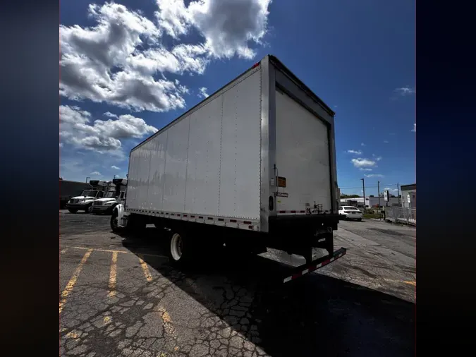 2019 FREIGHTLINER M2 106