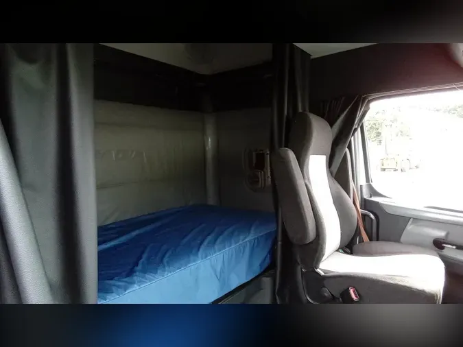 2021 Freightliner Cascadia 126f9ff83116415cd9a1a883e713fa7c8ff