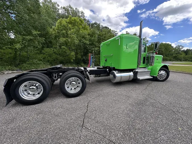 2021 Peterbilt 389