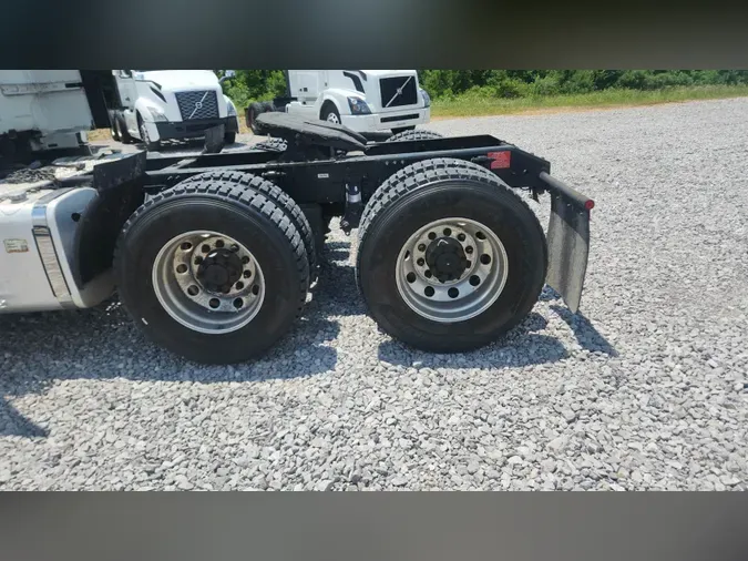 2018 Volvo VNL300fa0405928e310adb5ad2bb70bdf227ac