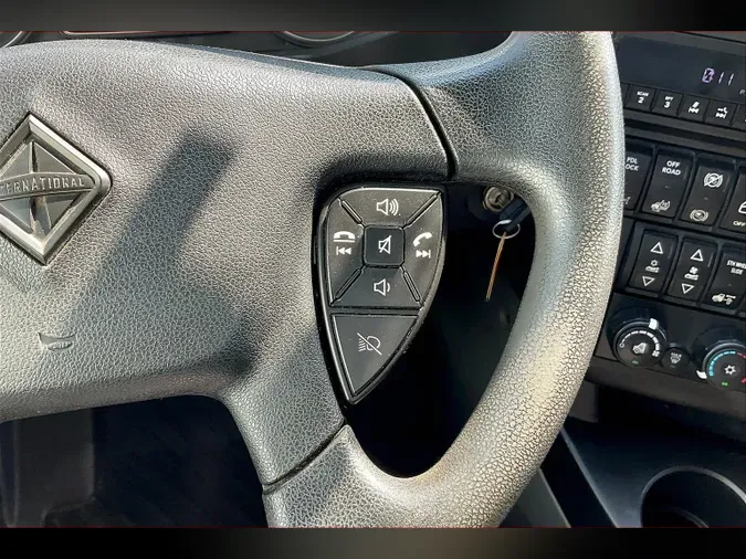 2022 INT LT625 6x4