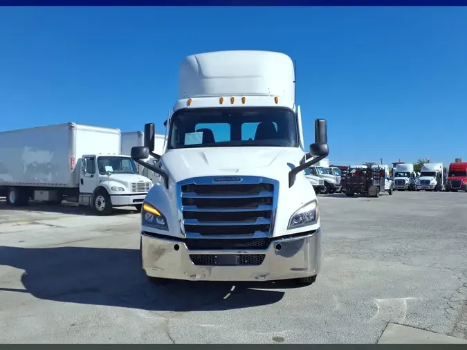 2022 FREIGHTLINER/MERCEDES CASCADIA PX11642ST