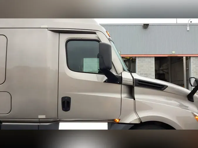 2022 Freightliner Cascadia 126
