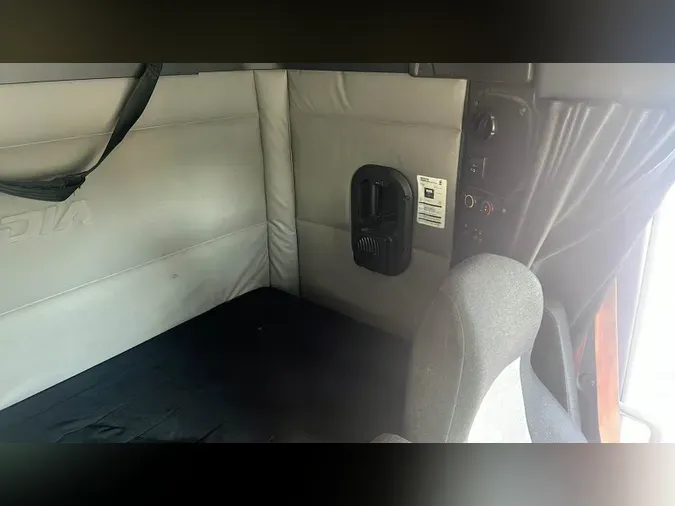 2020 Freightliner Cascadia 126