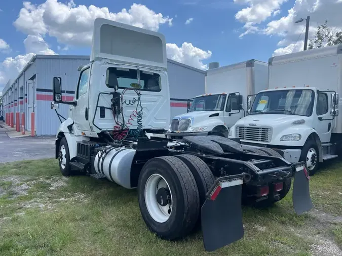 2019 NAVISTAR INTERNATIONAL RH613 DAYCAB S/A