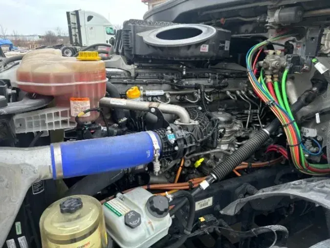 2022 Freightliner Cascadia 126