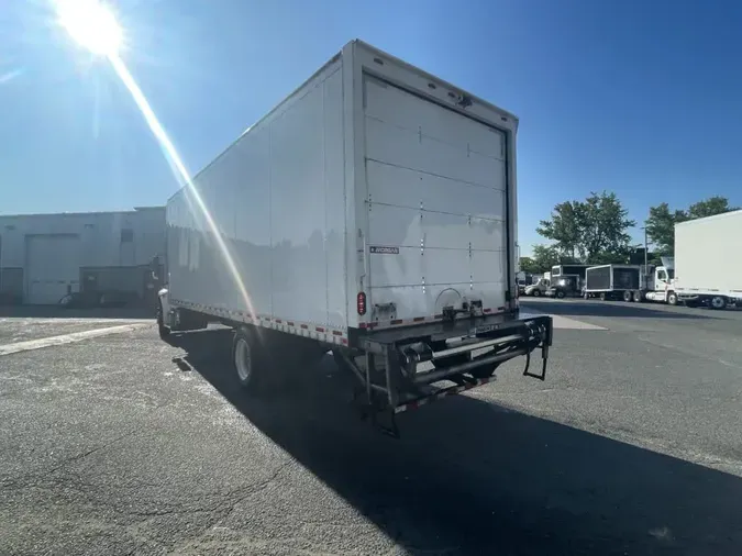 2018 FREIGHTLINER M2 106