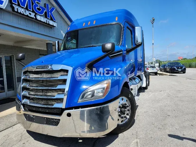 2020 FREIGHTLINER Cascadia 126fa1004e1322a26b97f09d5694a7b2a3d