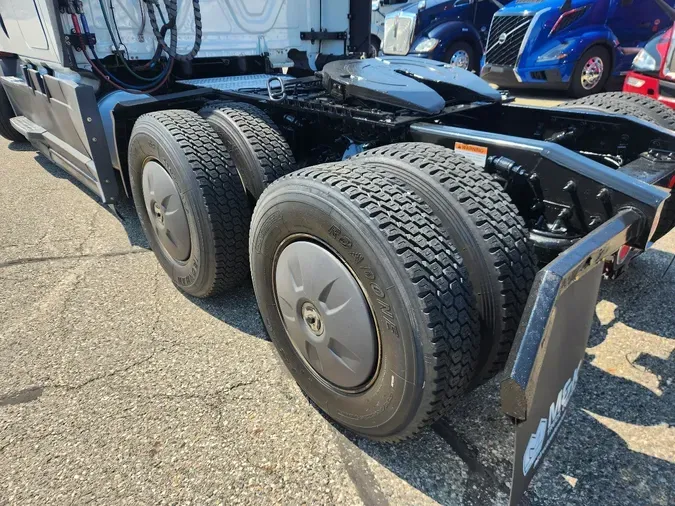 2021 FREIGHTLINER Cascadia 126