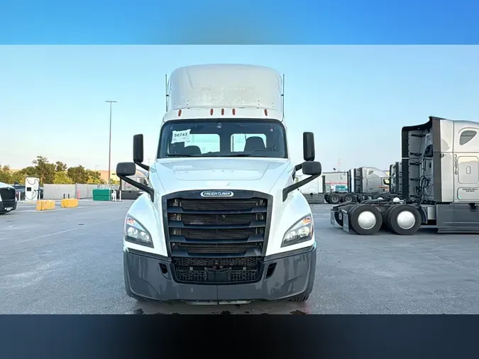 2020 Freightliner Cascadia 126