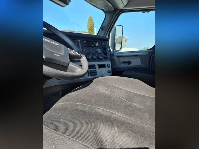 2021 FREIGHTLINER/MERCEDES CASCADIA PX11642ST