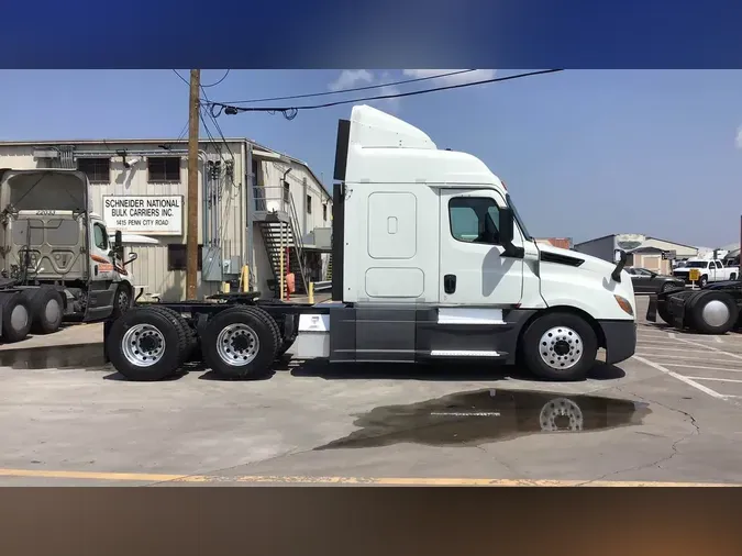 2020 Freightliner Cascadia