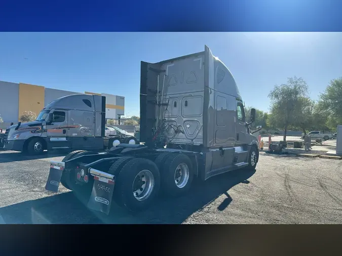 2024 Freightliner Cascadia 126