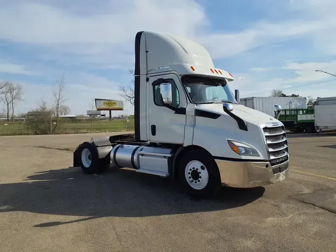 2019 FREIGHTLINER/MERCEDES NEW CASCADIA 116