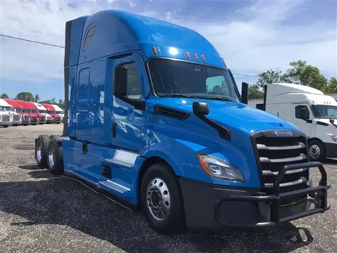 2021 FREIGHTLINER CA126