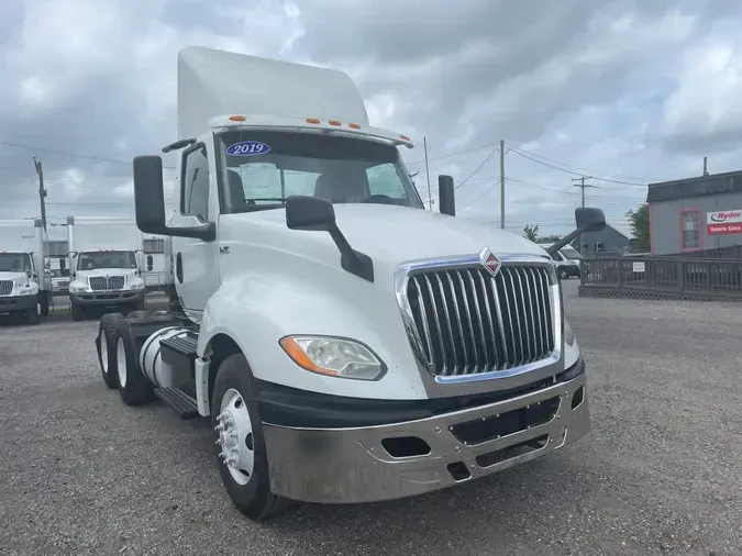 2019 NAVISTAR INTERNATIONAL LT625 DAYCAB T/A